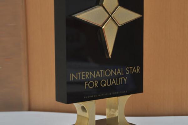 INT. STAR FOR QUALITY AWARD